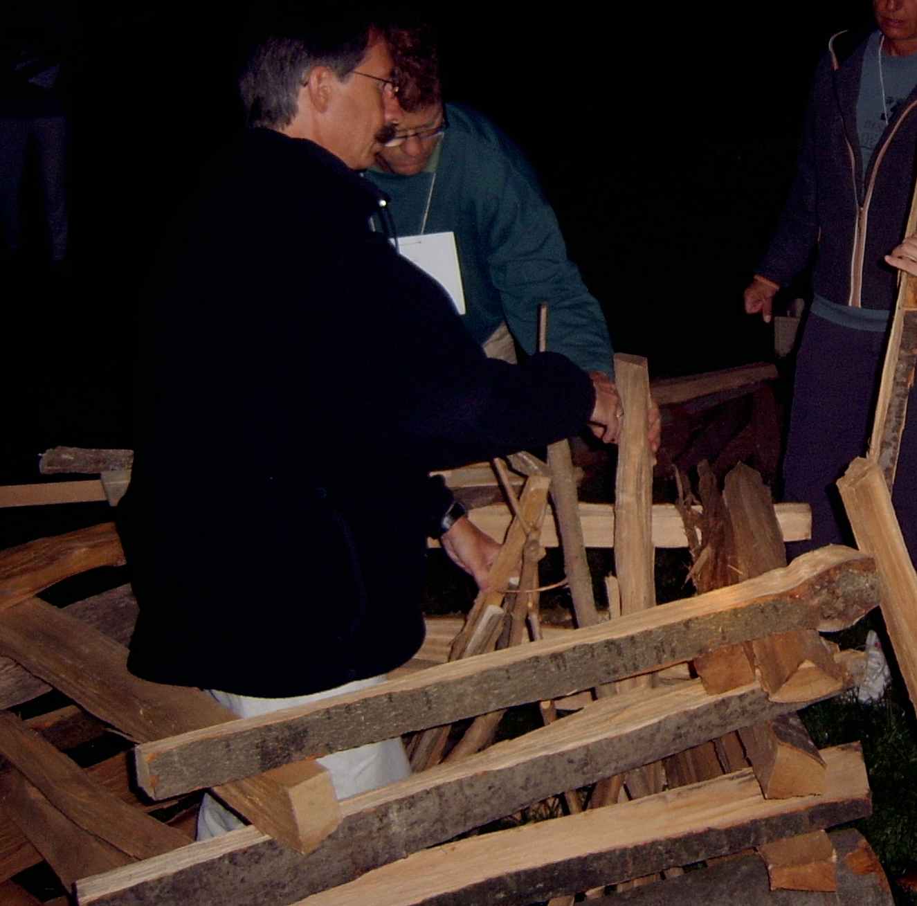 2 - Holzstapel aufbauen